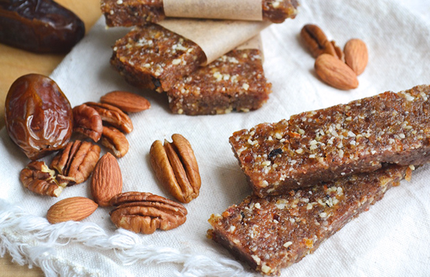 Whole 30 Recipes: Homemade Larabars Recipe