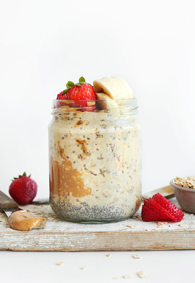 8 Winter Snowstorm Recipes: Peanut Butter Overnight Oats Recipe