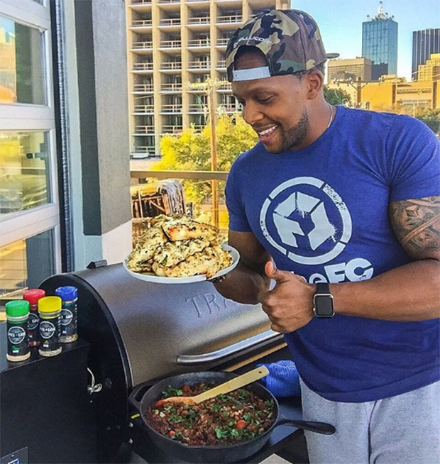 21 Fit and Famous Snapchats to Follow